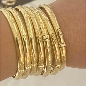 Elegant Gold Bangle Bracelet Set